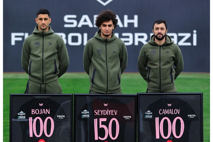 Sabah üç futbolçusunu mükafatlandırıb