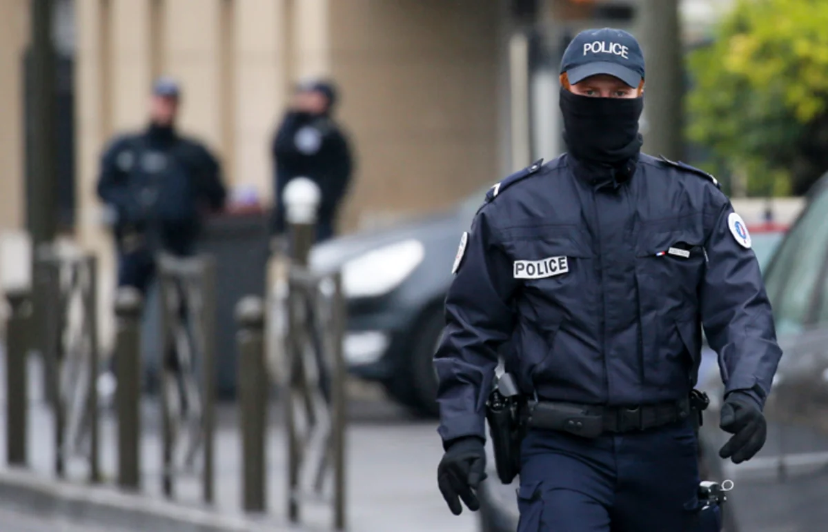 Parisdə polis atəş açıb, ölənlər var