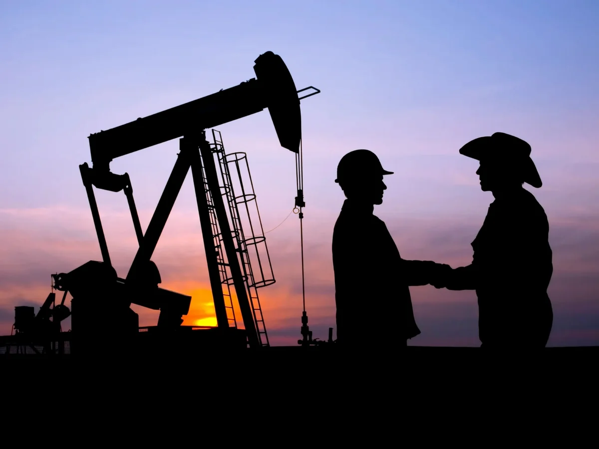 США принимают заявки на аукцион по продаже нефти из стратегических резервов