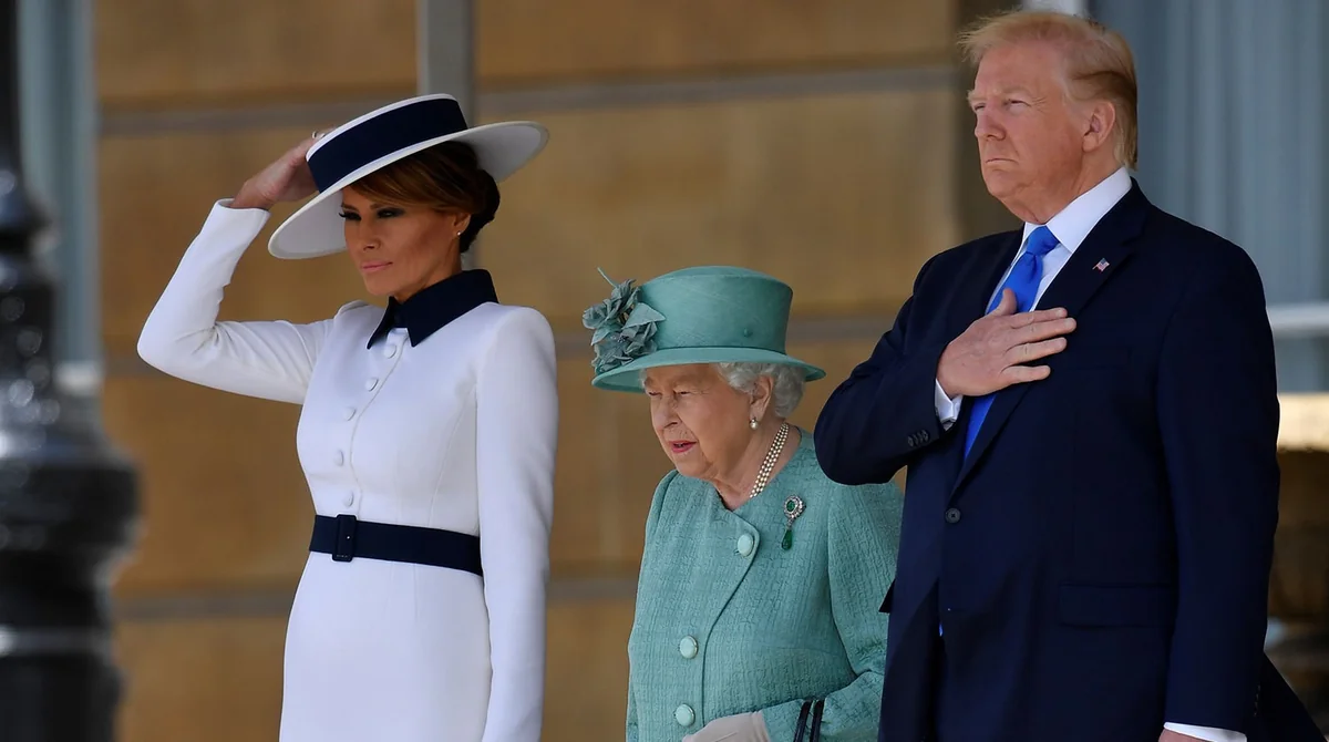 Елизавета II подарила Трампу книгу Черчиля