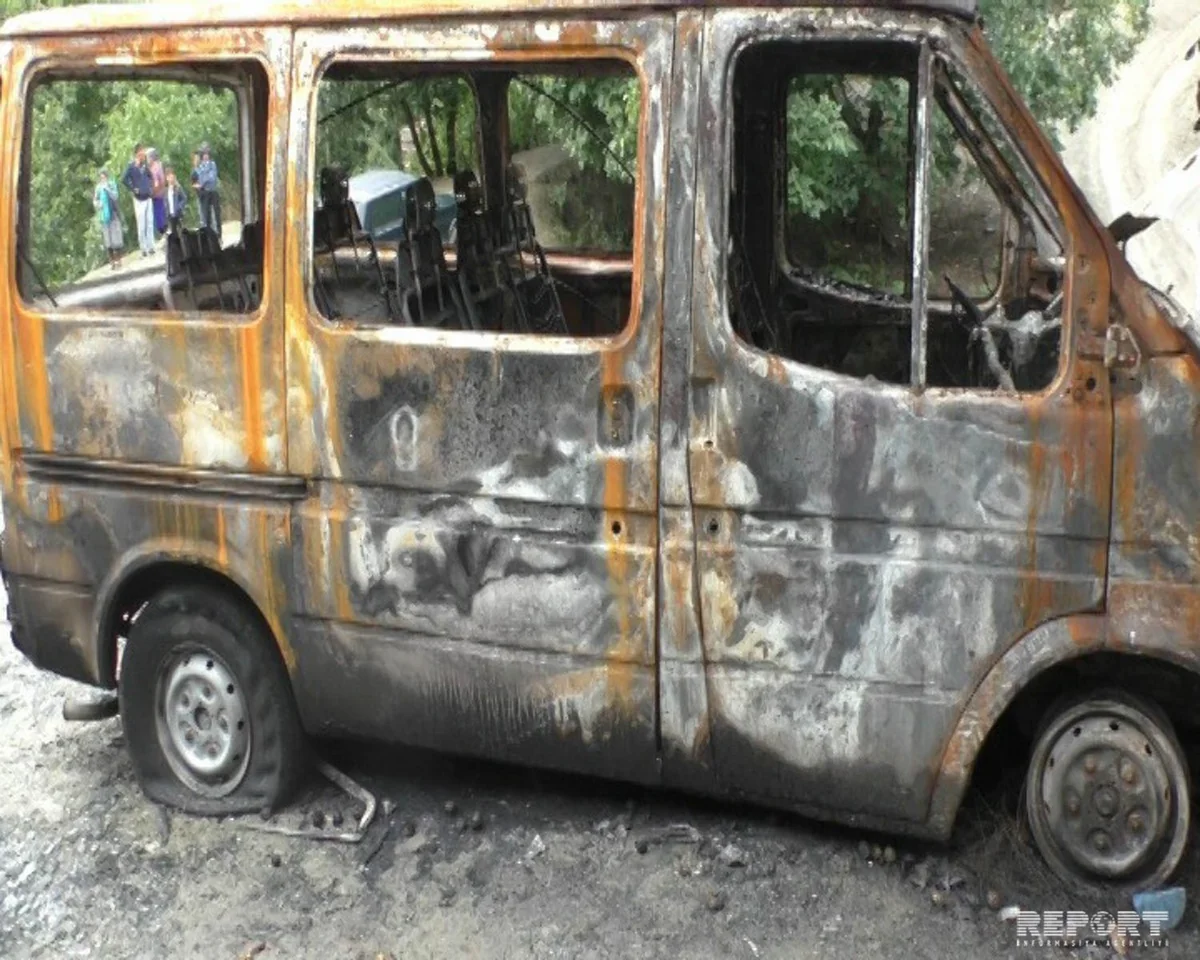Astarada 2 mikroavtobusu yandıran şəxs saxlanılıb
