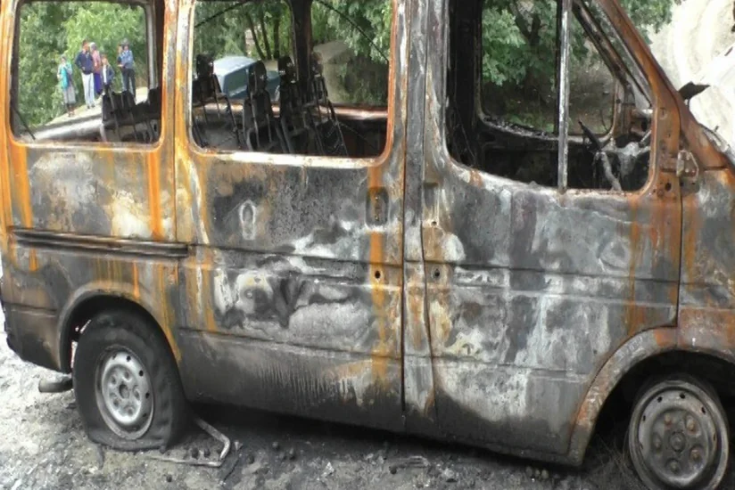 Astarada 2 mikroavtobusu yandıran şəxs saxlanılıb