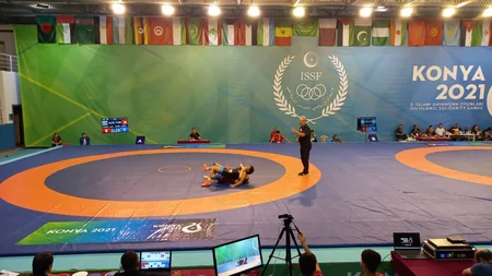 İslamiada: Azərbaycanın 4 güləşçisi finalda, Kolesnik gümüş medal qazanıb