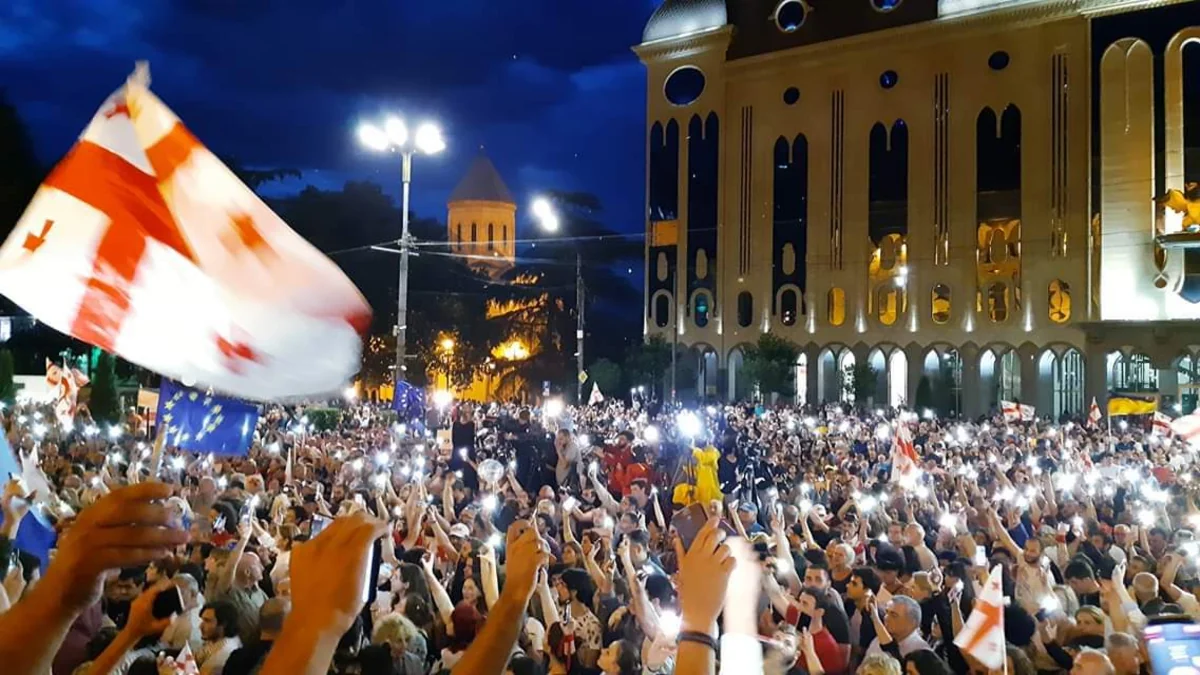 Gürcüstanda DİN rəhbərinin istefası tələbi ilə növbəti aksiya keçirilir
