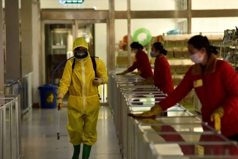В КНДР за сутки выявили 100 тысяч человек с симптомами лихорадки