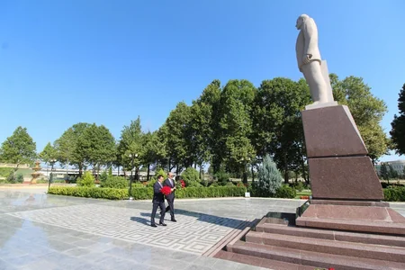 Əbülfəs Qarayev Qazaxda vətəndaşlarla görüşüb