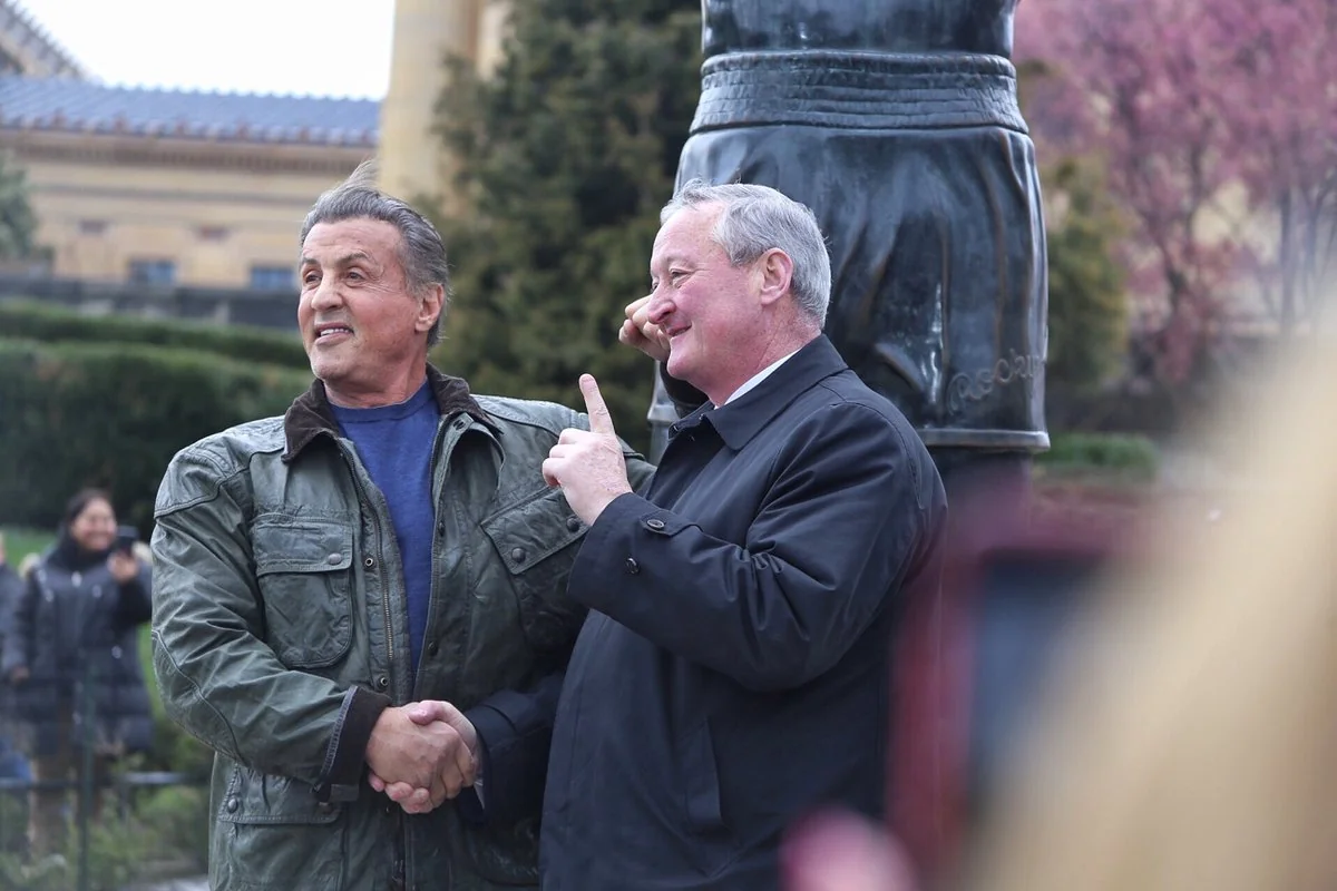 Silvestr Stallone Filadelfiyada Rokkinin xatirə lövhəsinin açılışını edib