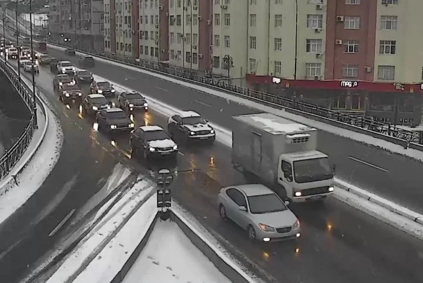 На некоторых улицах Баку наблюдаются заторы