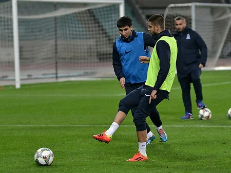 Azərbaycan yığması UEFA Millətlər Liqasındakı oyunlar ərəfəsində Bakı Olimpiya Stadionunda məşqə çıxıb