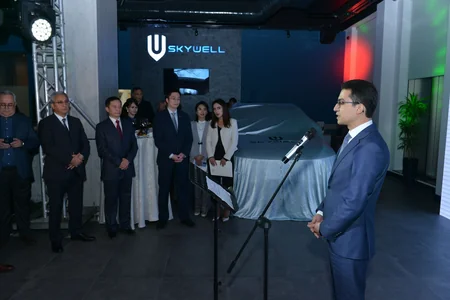 ONVOLT elektromobil satış-sərgi salonunu və SKYWELL ET5 modelini təqdim edib