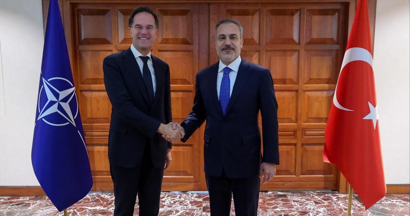 Fidan Rutte ilə Rusiya-Ukrayna münaqişəsinin həllini müzakirə edib
