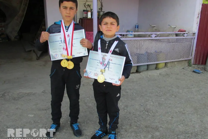 Tbilisidə 10 yaşlı azərbaycanlı erməni idmançını məğlub edib - FOTO