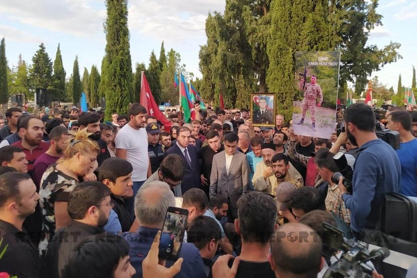 Gəncədə Azərbaycan Ordusunun şəhid leytenantı dəfn olunub