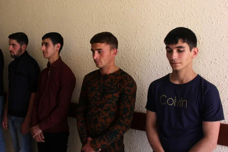 Qubada oğurladığı avtomobillə qəzaya düşən dəstə üzvləri tutulublar - FOTO - VİDEO - YENİLƏNİB