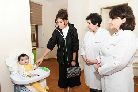 Azərbaycanın Birinci vitse-prezidenti Mehriban Əliyeva Bakıdakı 1 nömrəli körpələr evinin sakinləri ilə görüşüb