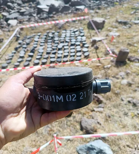 Azərbaycan MN: Ermənilərin təxribat məqsədilə Laçında basdırdığı 122 mina aşkarlanıb