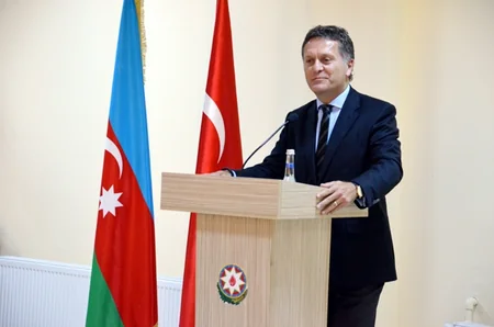 Zakir Həsənov “TurAz Qartalı-2015” təlimlərində iştirak edən şəxsi heyətlə görüşüb