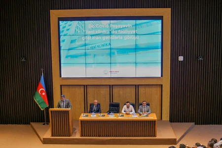 Yeni klinikada gənc kadrlarla görüş keçirildi