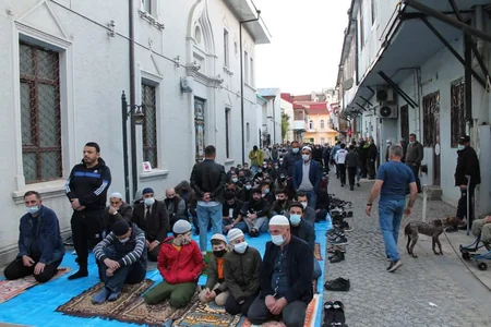 Gürcüstanda Ramazan bayramı namazları qılınıb