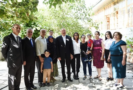 Prezident: Nə qədər çox turist gəlsə, ölkəmizə o qədər də çox pul gələcək