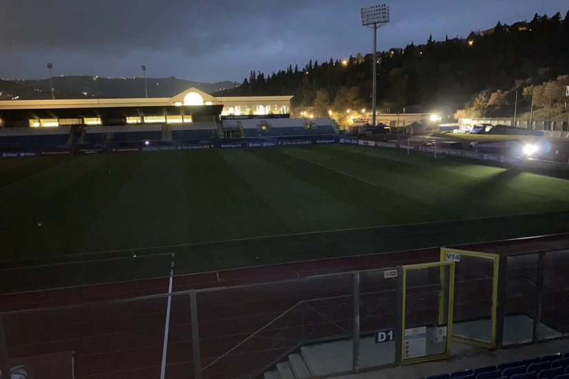 DÇ-2022: İngiltərə millisinin oyunundan öncə stadionun işıqları sönüb