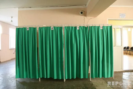 Gəncədə 1587 nəfər ilk dəfə səs verəcək - FOTO