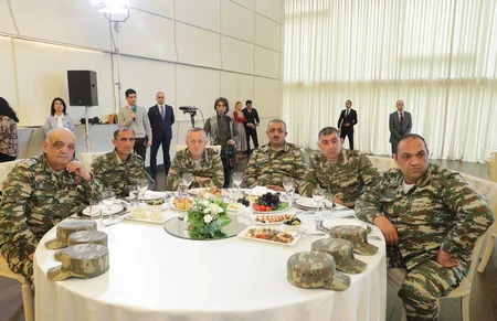 Мехрибан Алиева встретилась с военными, обеспеченными Фондом Гейдара Алиева высокотехнологичными протезами - ФОТО