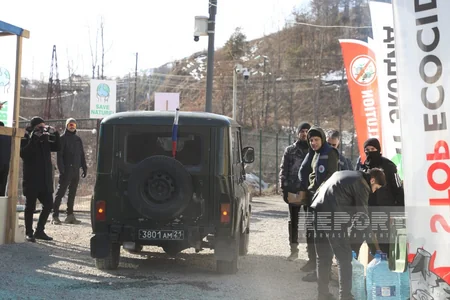Total of 30 vehicles of peacekeepers move freely through Khankandi-Lachin road