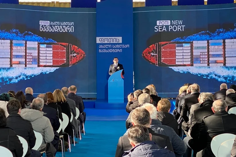 Poti dəniz limanında yeni terminal açılıb