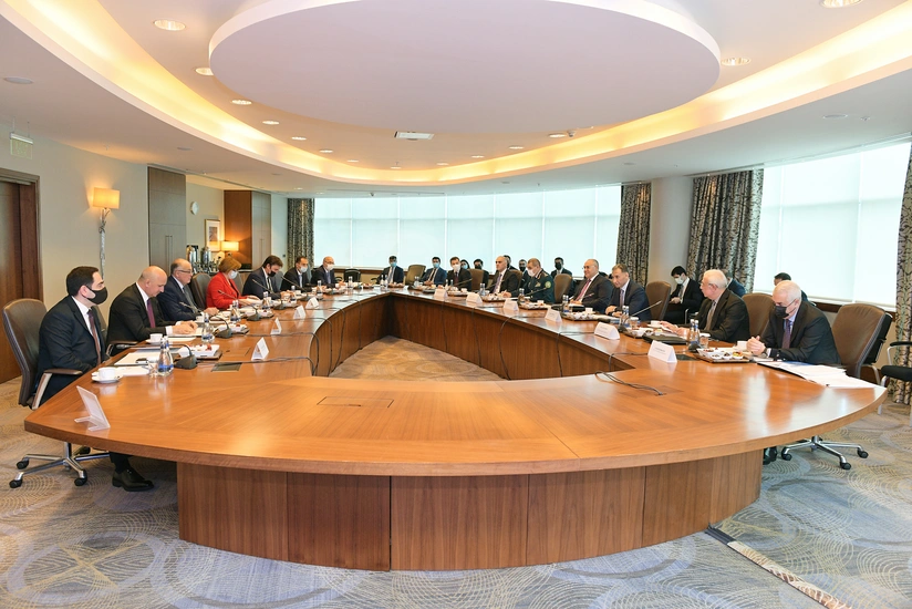 Azerbaijan may reduce service tariffs for transit freight