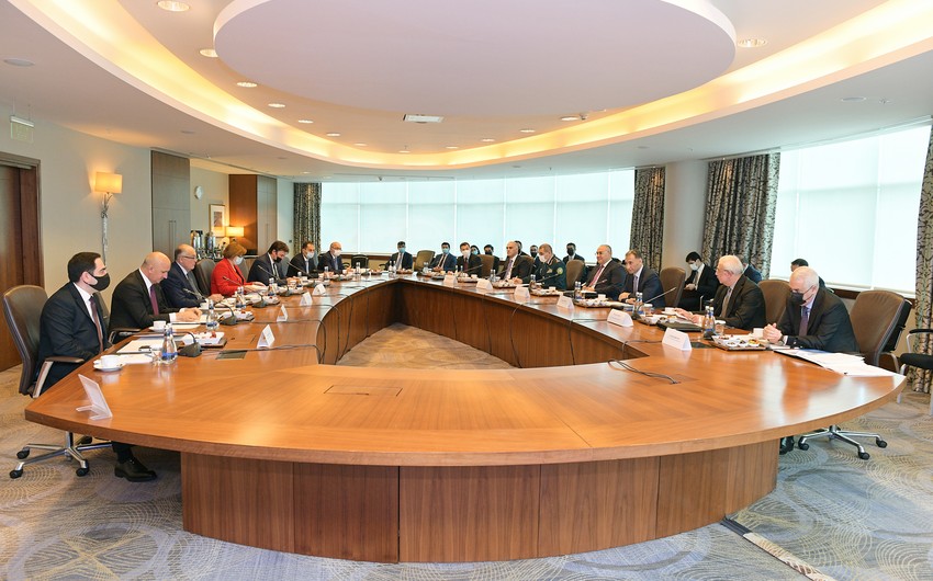 Azerbaijan may reduce service tariffs for transit freight