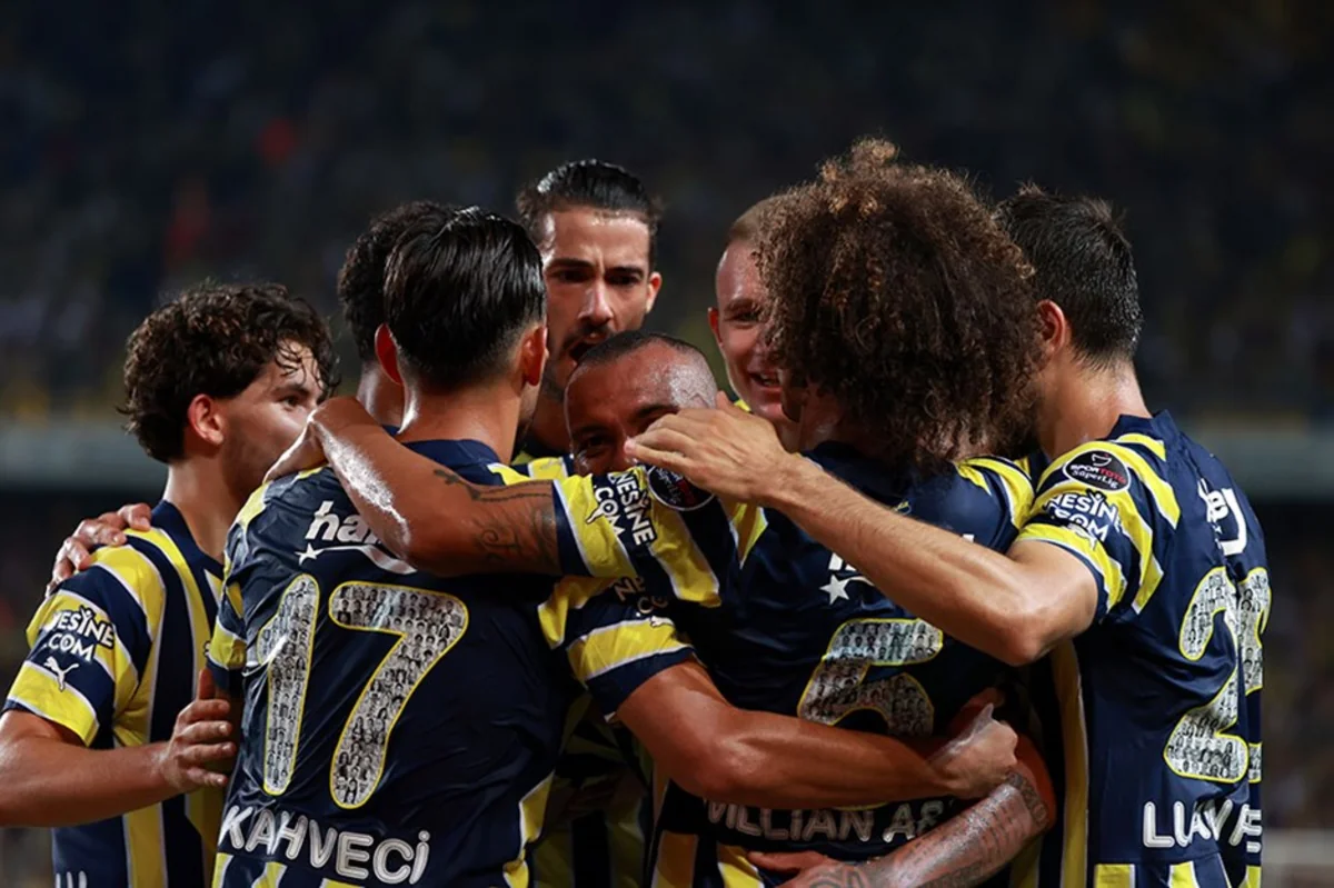 UEFA Fənərbağçanın matçını yüksək riskli oyunların siyahısına salıb