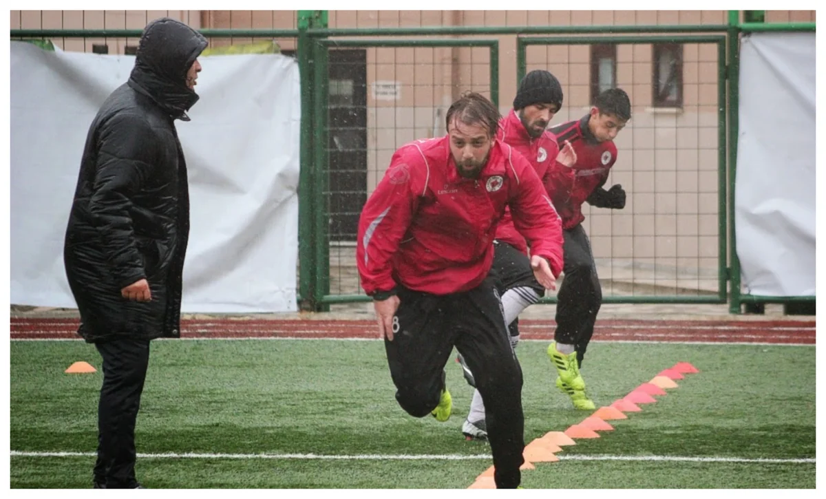 Neftçinin sabiq futbolçusu erməni deputatın cavabını verdi