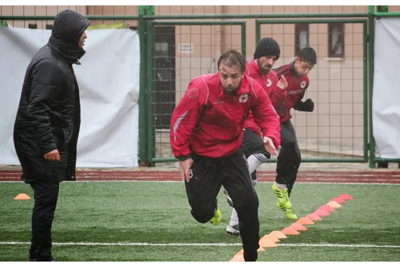 Neftçinin sabiq futbolçusu erməni deputatın cavabını verdi