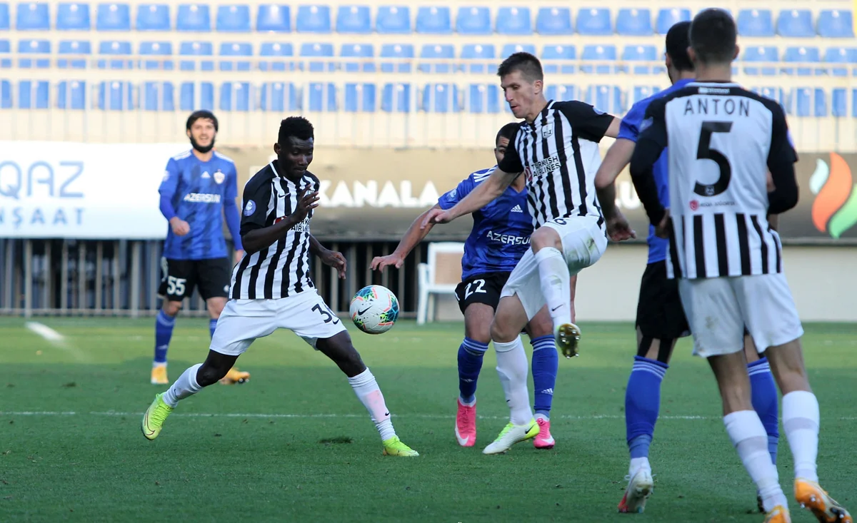 Vaqif Cavadov: Neftçi - Qarabağ oyunu indiki məqamda heç nə vəd etmir