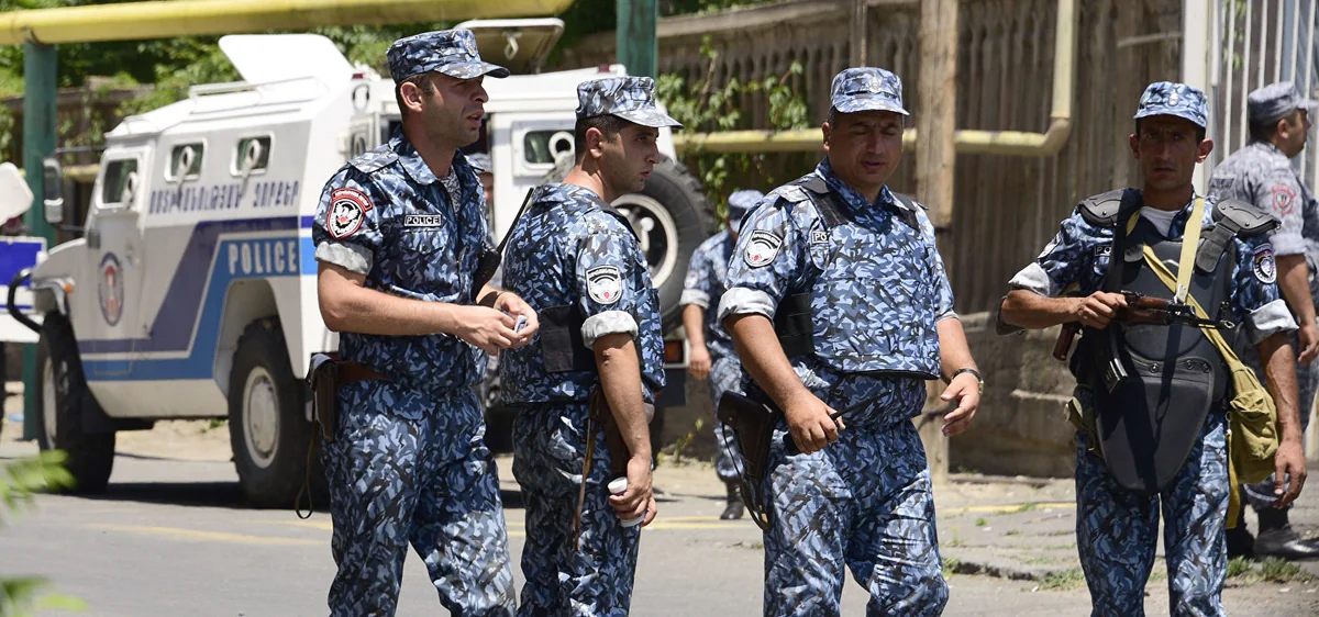 Shooting in Armenia: city mayor wanted