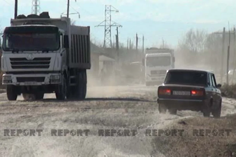 Neftçalada 13 kəndi birləşdirən yol keçilməz hala düşüb - FOTO