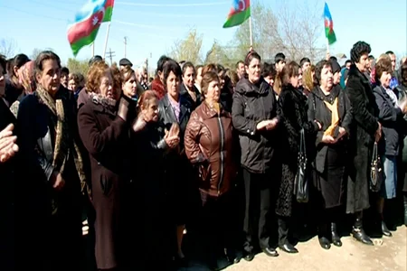Sabirabad və Goranboy rayonlarının iki kəndinə ilk dəfə təbii qaz verilib