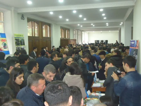 Sumqayıtda əmək yarmarkası keçirilib, 420 vakant iş yeri təklif olunub