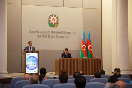 “Azersky” peyk təsvirlərinə həsr olunan sərgi açılıb