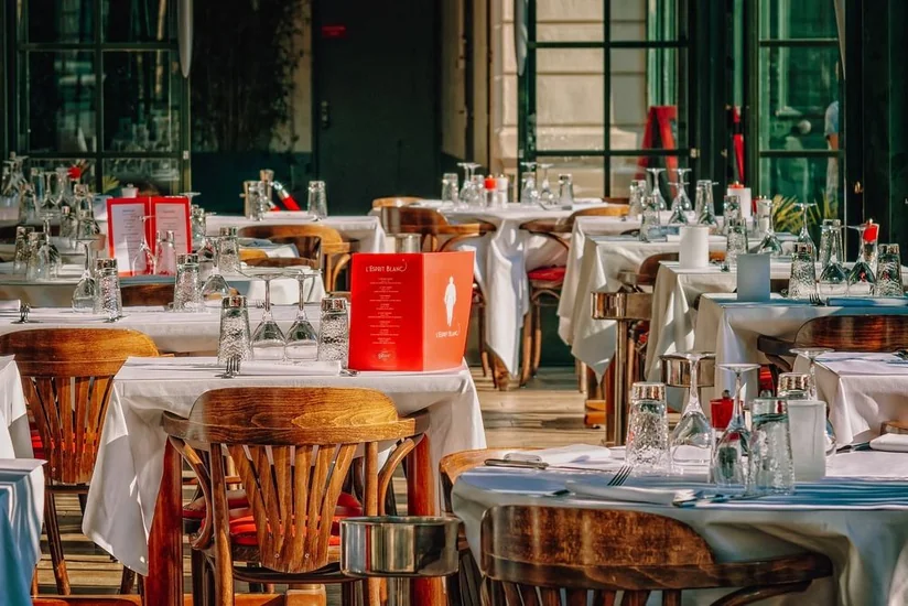 Bu gündən buster dozası olmayanlar restoran, hotel və ticarət mərkəzlərinə daxil ola bilməyəcək