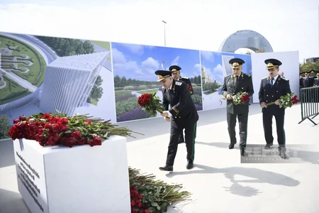 Anım Günü ilə əlaqədar Zəfər parkına ziyarət başlayıb