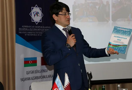 Fuad Muradov Dohada azərbaycanlılarla görüşüb