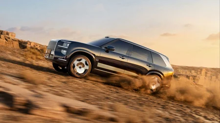 Zeekr 9X flaqman SUV modeli Şanxay Avtomobil Sərgisində debüt edib