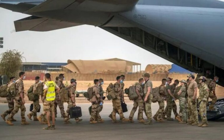 France returns military base to Senegal as part of broader withdrawal