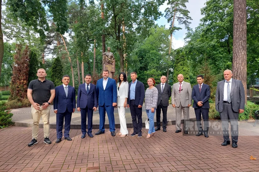 Azerbaijani officials to make preliminary assessment of restoration work in Irpin