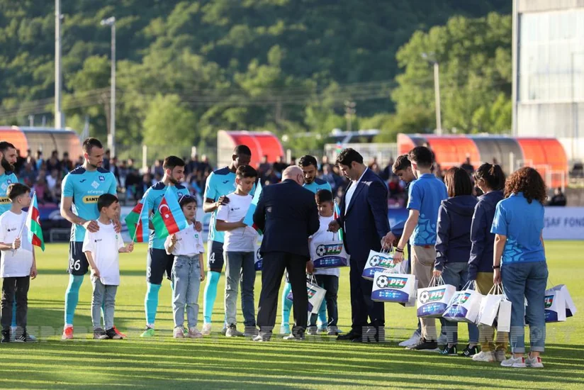 Qarabağ və Zirə meydana şəhid övladları ilə çıxıblar