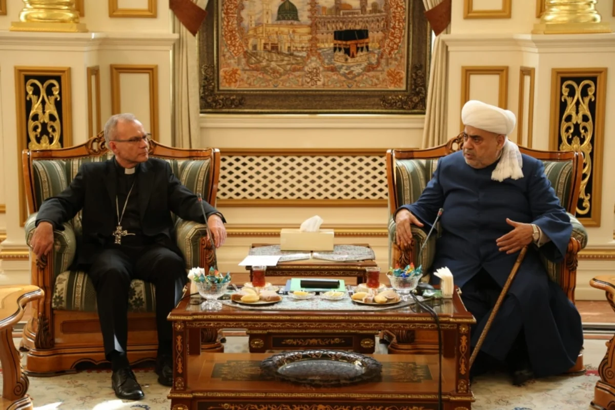 Allahşükür Paşazadə Vatikanın apostol nunsisi ilə görüşüb