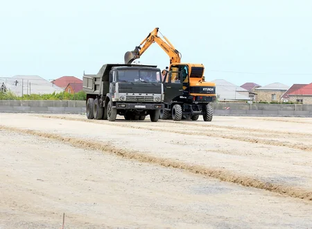 Sumqayıta məxsus stadionda meydanın örtüyünün dəyişdirilmə prosesinə başlanılıb