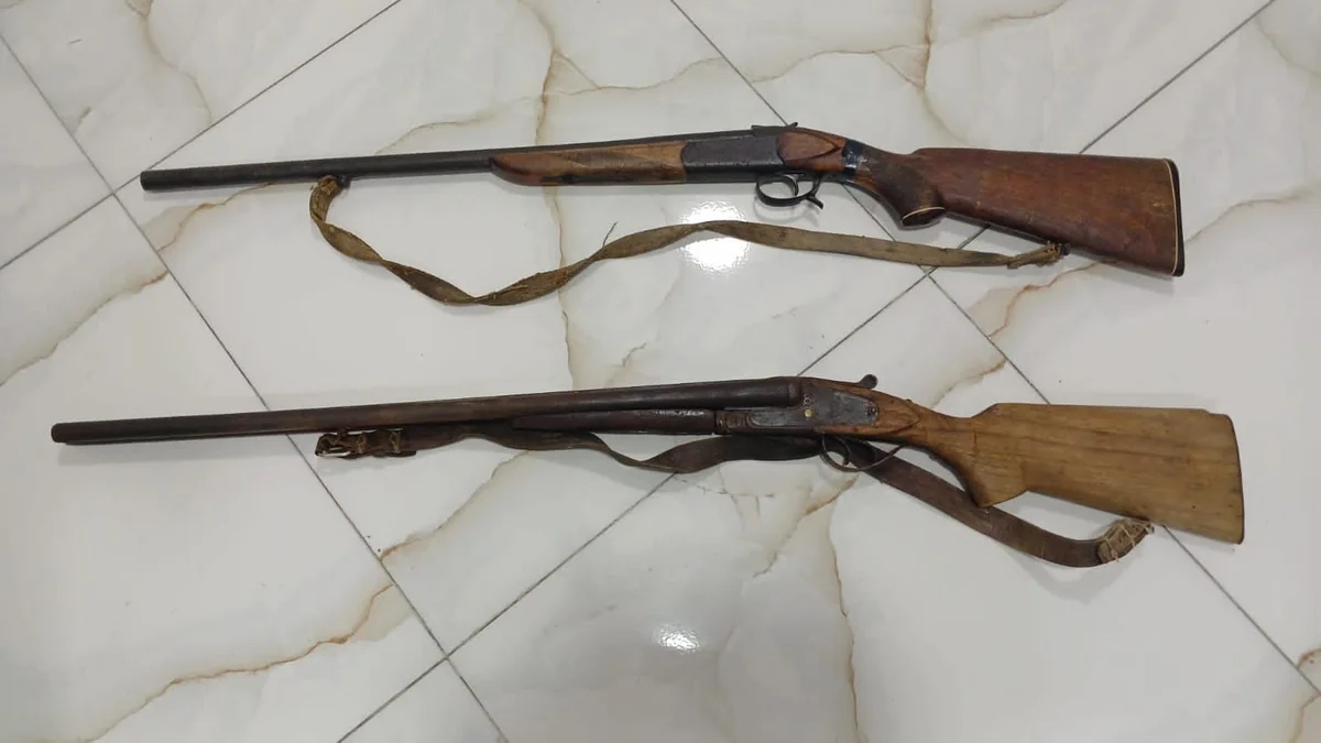 Biləsuvar sakinlərindən qanunsuz saxlanılan odlu silahlar təhvil götürülüb